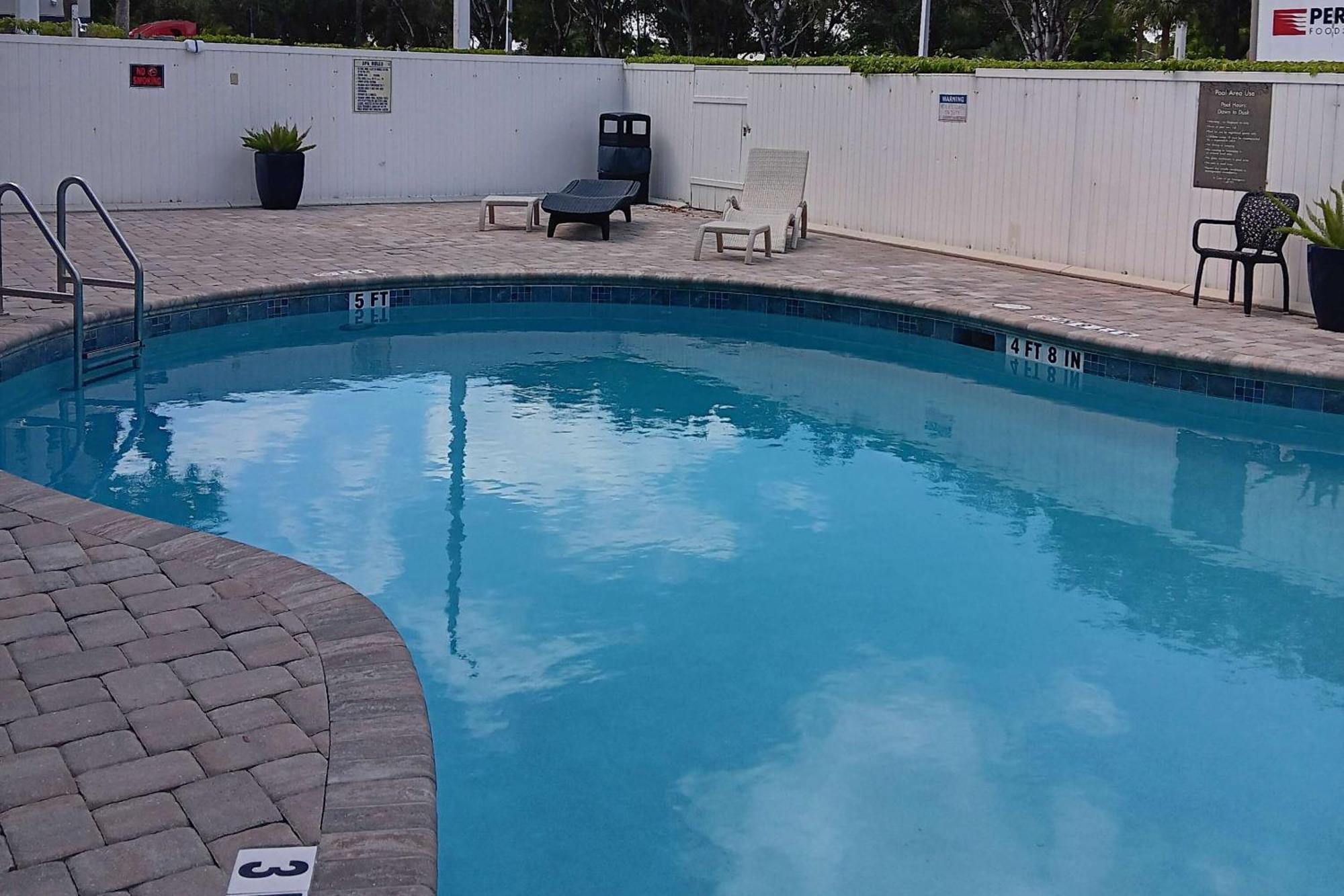 Comfort Suites Sawgrass Tamarac Exterior photo